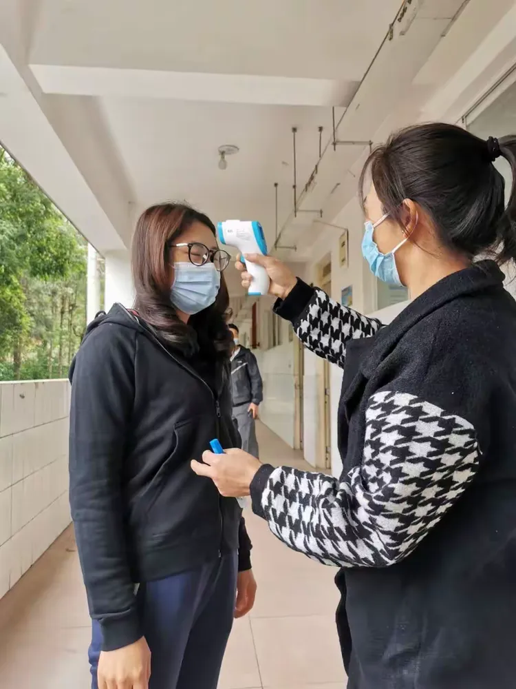 九游-集结日体能课后；上海海港更衣室发声备战欧联；赛场秩序良好；医务组通报恢复的简单介绍-九游
