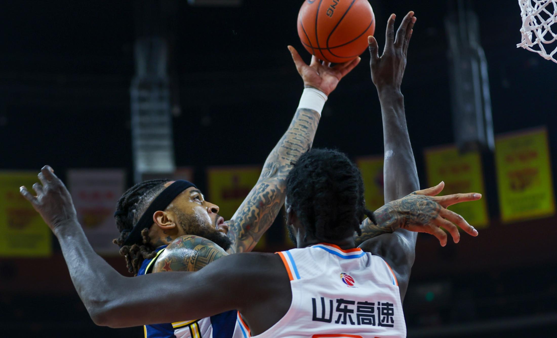 关键时刻欧超杯焦点战,广州队豪取连胜,信心回归,轮换策略成焦点的简单介绍 关键时刻欧超杯焦点战,广州队豪取连胜,信心回归,轮换策略成焦点的简单介绍